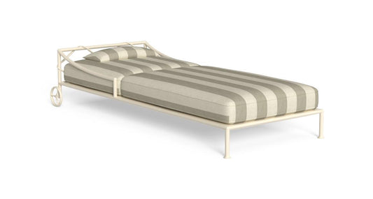 Capri Outdoor Lounger by Talenti 