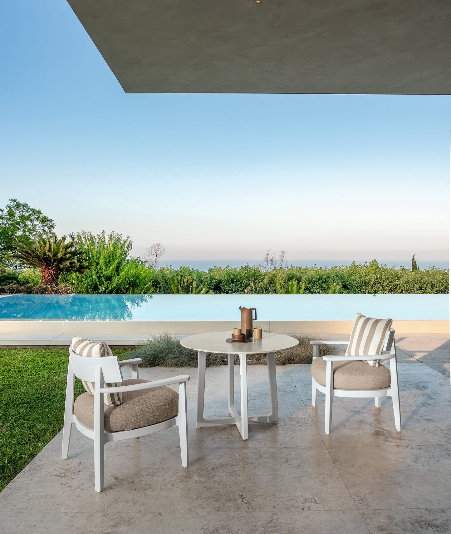 Ever Alu H65 outdoor dining table by Talenti 