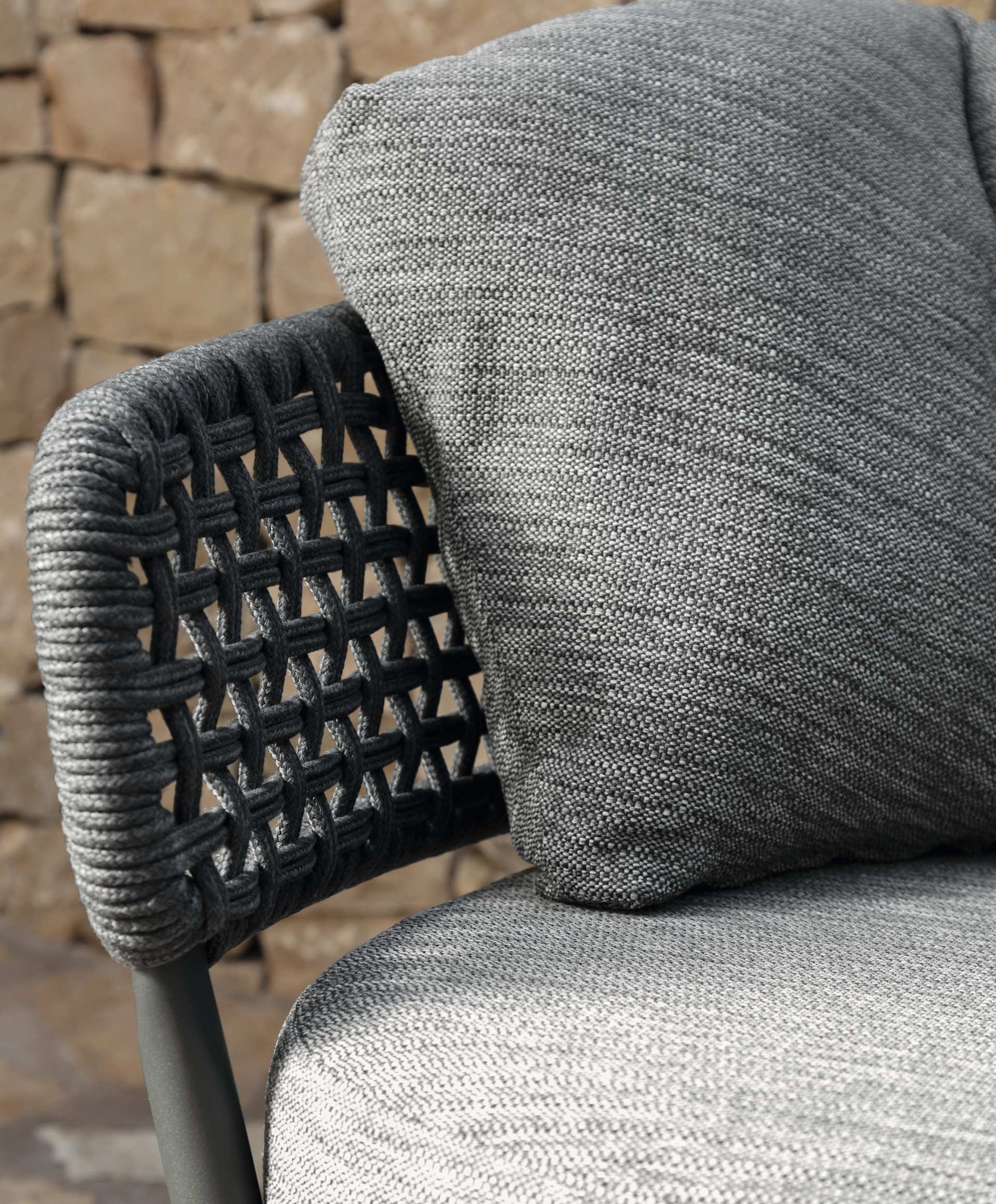 Moon Alu poltrona in alluminio Talenti Grigio Antracite dettaglio confort design Genco Outdoor
