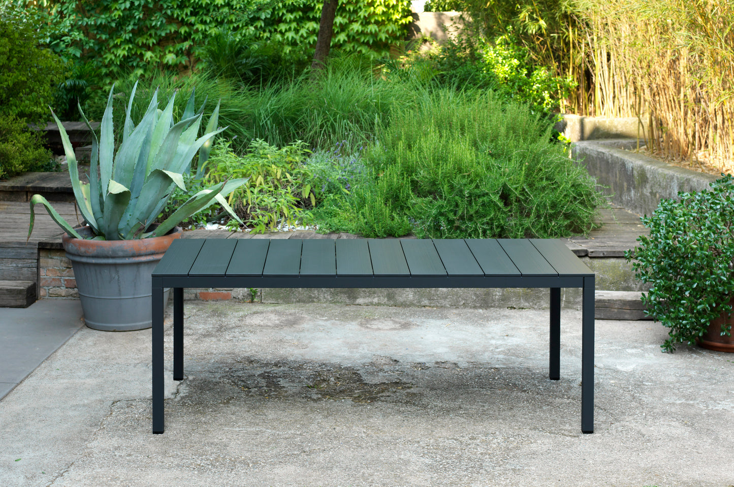 Rio (140) extendable table, resin top - Nardi